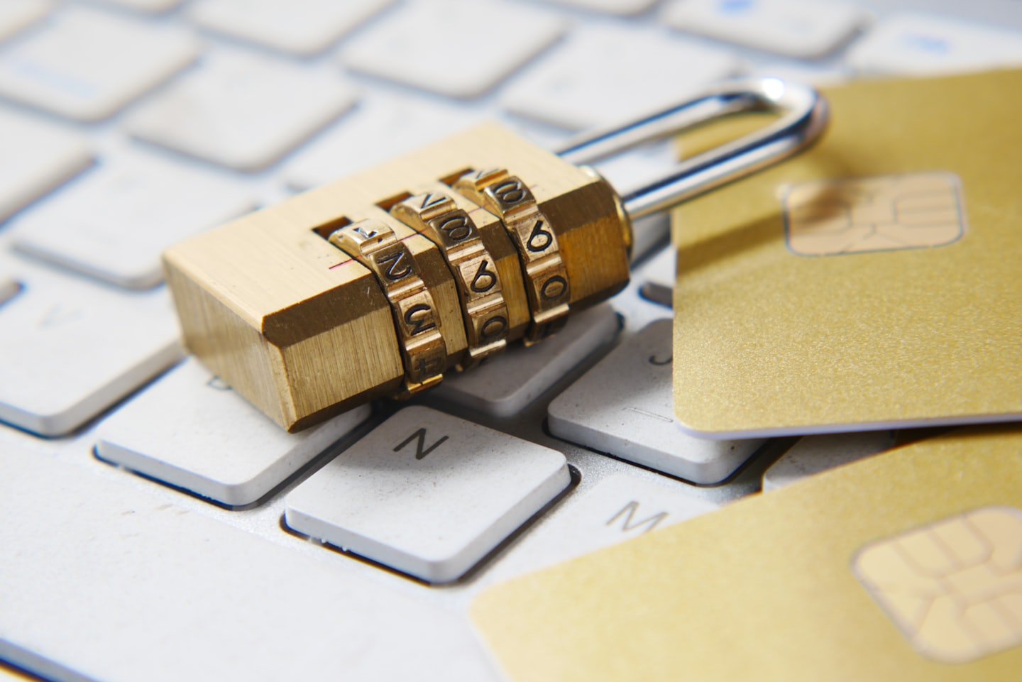 Doradztwo w cyberbezpieczeństwie, zgodność z UKSC
